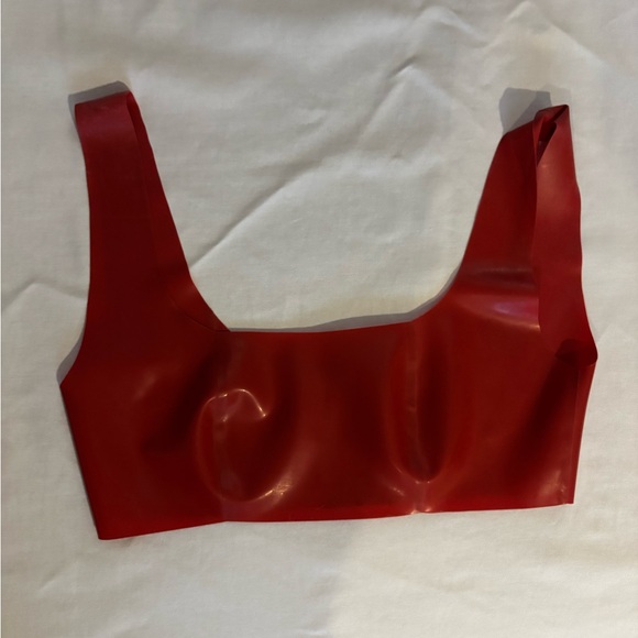House of CB : Genuine Latex Zip crop top - Picture 1 of 3